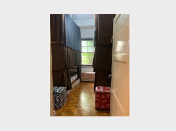 Roomgo BR - ALUGO VAGA FEMININA EM QUARTO COMPATILHADO EM PINHEIROS 600 REAIS, Pinheiros - R$ 600 Por mês