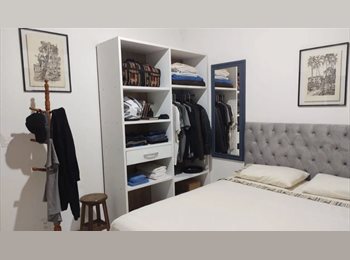 Roomgo BR - Quarto Individual mobiliado no Centro, Florianópolis - R$ 1.650 Por mês
