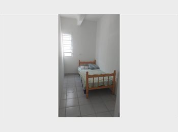 Roomgo BR - Quarto metro Praca da republica, Santa Cecilia - R$ 800 Por mês