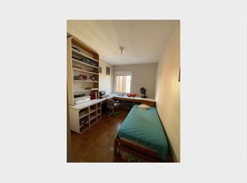Roomgo BR - Qto disponível, entrada nesse mês, pagando no dia da entrada mais o caução, Pinheiros - R$ 1.500 Por mês