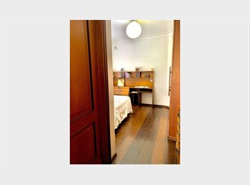 Roomgo BR - Casa Laurasia - Praça da arvore, Saúde - R$ 1.500 Por mês