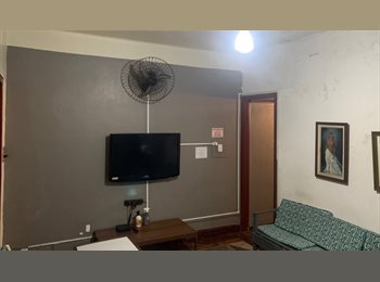 Roomgo BR - Metrô Saens Peña a 2min: quarto fem. compart., Tijuca - R$ 580 Por mês
