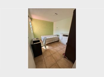 Roomgo BR - Suíte com sala privativa em república próximo ao metro Conceição, Jabaquara - R$ 1.300 Por mês
