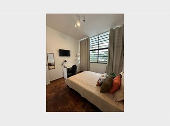 Roomgo BR - Quarto super iluminado e arejado - Metro Brooklin, Campo Belo - R$ 1.660 Por mês