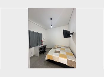 Roomgo BR - HAWAI COLIVING QUARTO SUPER AREJADO E ILUMINADO, Campo Belo - R$ 1.660 Por mês
