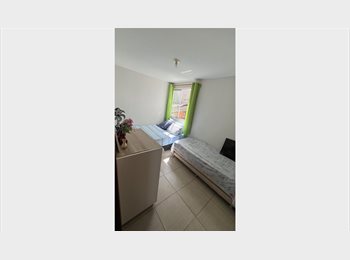 Roomgo BR - APARTAMENTO PARA DIVIDIR EM LAURO DE FREITAS, Brasil - R$ 1.000 Por mês