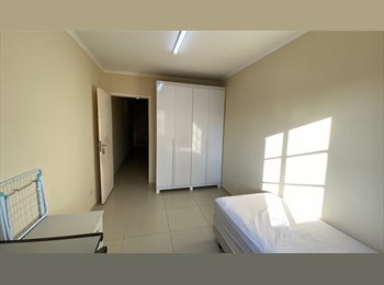 Roomgo BR - Suíte feminina individual mobiliada a 05 minutos a pè do Metrô JARDIM SÃO PAULO - AYRTON SENNA, Santana - R$ 1.100 Por mês