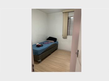 Roomgo BR - Alugo quarto no Cristo Rei, Curitiba - R$ 1.300 Por mês