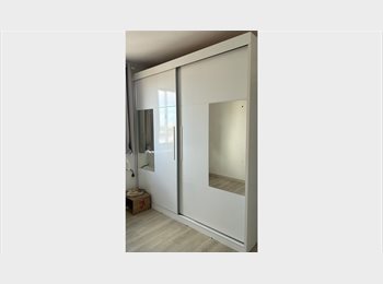 Roomgo BR - Quarto privado no Pagani, Florianópolis - R$ 1.200 Por mês