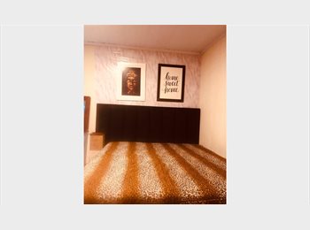Roomgo BR - Carioca do Lago, Brasília - R$ 2.500 Por mês