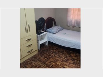 Roomgo BR - Quartos mobiliados, Curitiba - R$ 800 Por mês