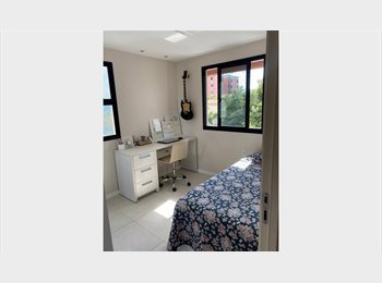 Roomgo BR - QUARTO MOBILIADO EM APARTAMENTO ALTO PADRÃO TUDO INCLUSO, Fortaleza - R$ 1.950 Por mês