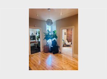 Roomgo CA - Ch . Coloc pour 6/12 plateau / Female roommate wanted, Montréal - $850 pcm