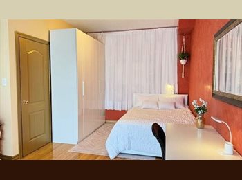 Roomgo CA - Beautiful Spacious Bedroom Fully Furnished in a Great Location!, Canada - $1,150 pcm