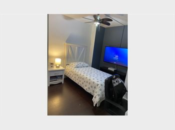 Roomgo CA - Private Bedroom for Rent – North York, Toronto (Female Only, Toronto - $800 pcm