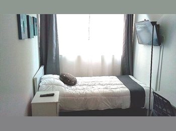 CompartoDepto CL - Habitaciones individuales a pasos del metro Escuela Militar, Vitacura - CH$350.000 por mes