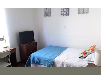 CompartoDepto CL - Cómoda habitación amoblada a 2 cuadras del Metro Manuel Montt, Providencia - CH$290.000 por mes