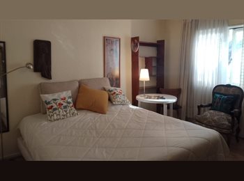 CompartoDepto CL - Pieza Grande - Edificio con gran Jardin en Metro Santa Isabel, Barrio Italia, Santiago Centro - CH$340.000 por mes
