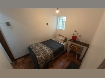 CompartoDepto CL - DORMITORIO/BAÑO PRIVADO -Metro U de Chile, Santiago Centro - CH$250.000 por mes