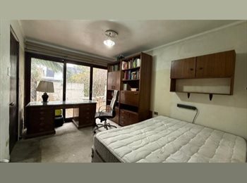 CompartoDepto CL - Arriendo habitacion en vitacura frente al club deportivo manquehue, Vitacura - CH$400.000 por mes
