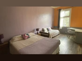 CompartoDepto CL - Amplia habitación con cama doble y baño privado, todo incluido, Valparaíso - CH$415.000 por mes