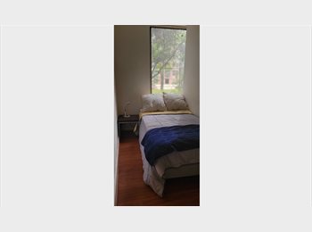 CompartoDepto CL - Se arrienda dormitorio con baño privado, Vitacura - CH$380.000 por mes