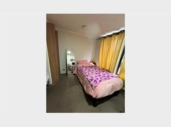 CompartoDepto CL - Se arrienda Habitación con Baño Propio, Santiago - CH$270.000 por mes