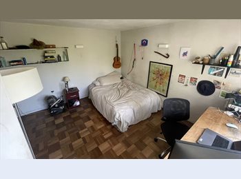 CompartoDepto CL - SE ARRIENDA PIEZA GRANDE Y LUMINOSA – BUSCAMOS 1 PERSONA PARA COMPARTIR CASA ✨ Providencia, Ñuñoa - CH$400.000 por mes