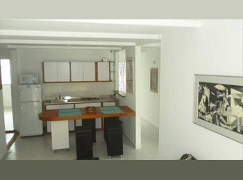 CompartoApto CO - Poblado, cerca al Metro (Aguacatala), Envigado - COP$ 900.000 por mes