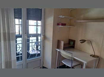 Roomgo ES - MARAVILLOSA HABITACIÓN, 2 BALCONES. REYES CATÓLICOS, Granada - 340 € por mes