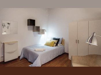 Roomgo ES - RH15-R4  Espléndida habitación en el centro de Barcelona con cama doble y sala de estar privada, Barcelona - 940 € por mes