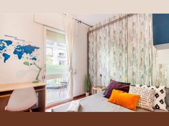 Roomgo ES - RH3-R5 ¡Habitación en el centro de Barcelona con servicio de limpieza en las zonas comunes incluido!, Eixample - 940 € por mes