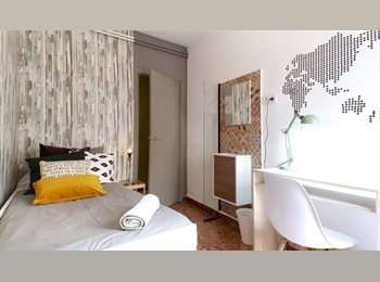Roomgo ES - RH3-R6 ¡Habitación en el centro de Barcelona con servicio de limpieza en las zonas comunes incluido!, Eixample - 940 € por mes