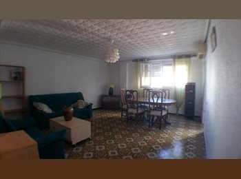 Roomgo ES - Habitacion con cama doble, Valencia - 390 € por mes