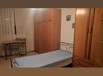 Roomgo ES - Habitación grande y luminosa, Salamanca - 250 € por mes