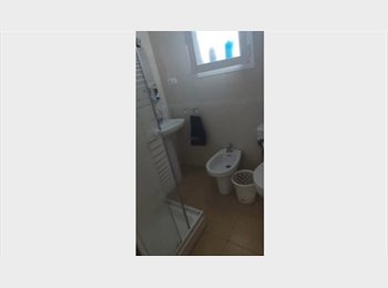 Roomgo ES - BUSCAMOS 2 COMPAÑER@S DE PISO, Granada - 275 € por mes