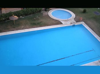 Roomgo ES - Habitación en ático junto a Facultad de Derecho y Medicina, Malaga - 450 € por mes