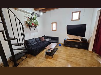 Roomgo ES - Habitación amplia en dúplex compartido, Centro Ciudad - 600 € por mes