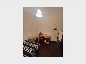 Roomgo ES -  Habitación en alquiler – Eixample, Barcelona | 500 € con gastos incluidos  Se alquila habitación in, Ciutat Vella - 500 € por mes