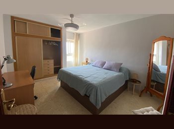 Roomgo ES - Habitación con baño privado para docente – Alicante · Pla del Bon Repòs, Alicante - 350 € por mes