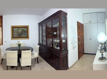 Roomgo ES - Piso de 3 habitaciones estudiantes, España - 400 € por mes