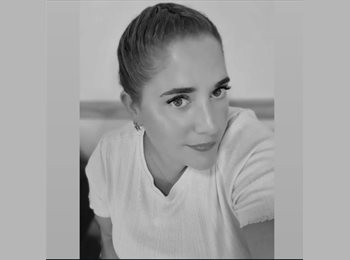 Roomgo ES - Yasmina - 34 - Sabadell