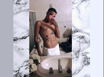 Roomgo ES - Nicholas - 28 - Valencia