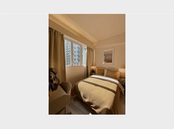 Roomgo HK - Room with small double bed and full workspace — comfortable and functional, Wan Chai - HKD10,320 pcm