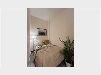 Roomgo HK - Compact cosy room with small double bed and essential furniture, Wan Chai - HKD10,900 pcm