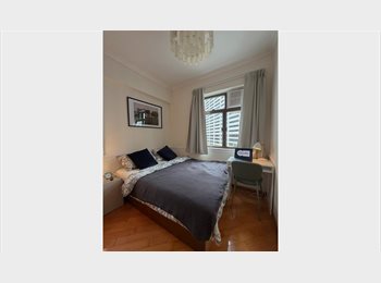 Roomgo HK - Queen Room with Workspace in Causeway Bay, Causeway Bay - HKD10,400 pcm