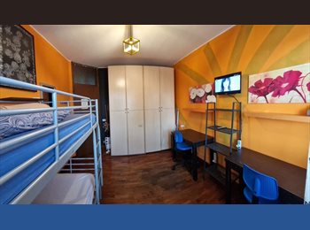 Roomgo IT - *  - POSTO LETTO IN CAMERA DOPPIA CONDIVISA, Bergamo - 380 € al mese