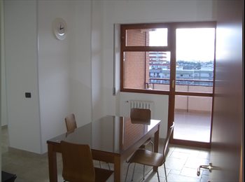 Roomgo IT - Fiita camere in appartamento, Bari - 300 € al mese