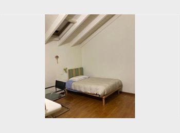 Roomgo IT - posto letto in camera singola, Novara - 600 € al mese