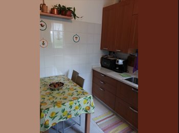 Roomgo IT - 3 stanze in appartamento luminoso ed affacciato su area  verde, Cesano Boscone - 630 € al mese